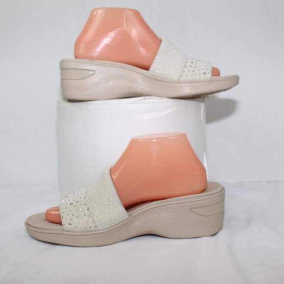 ZEES - Picture 8 of 11